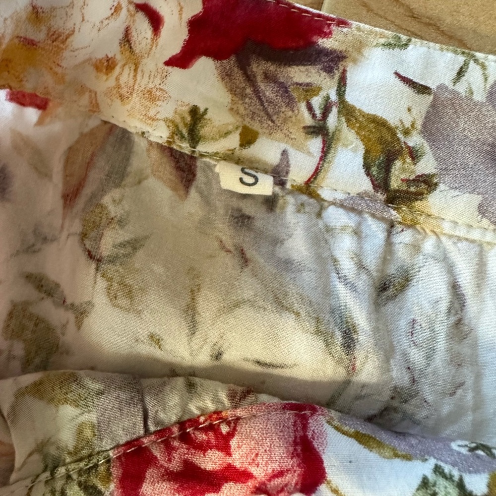 🌺 2/$20 Boutique floral midi wrap skirt size small white, pink, purple, & green - Picture 2 of 8